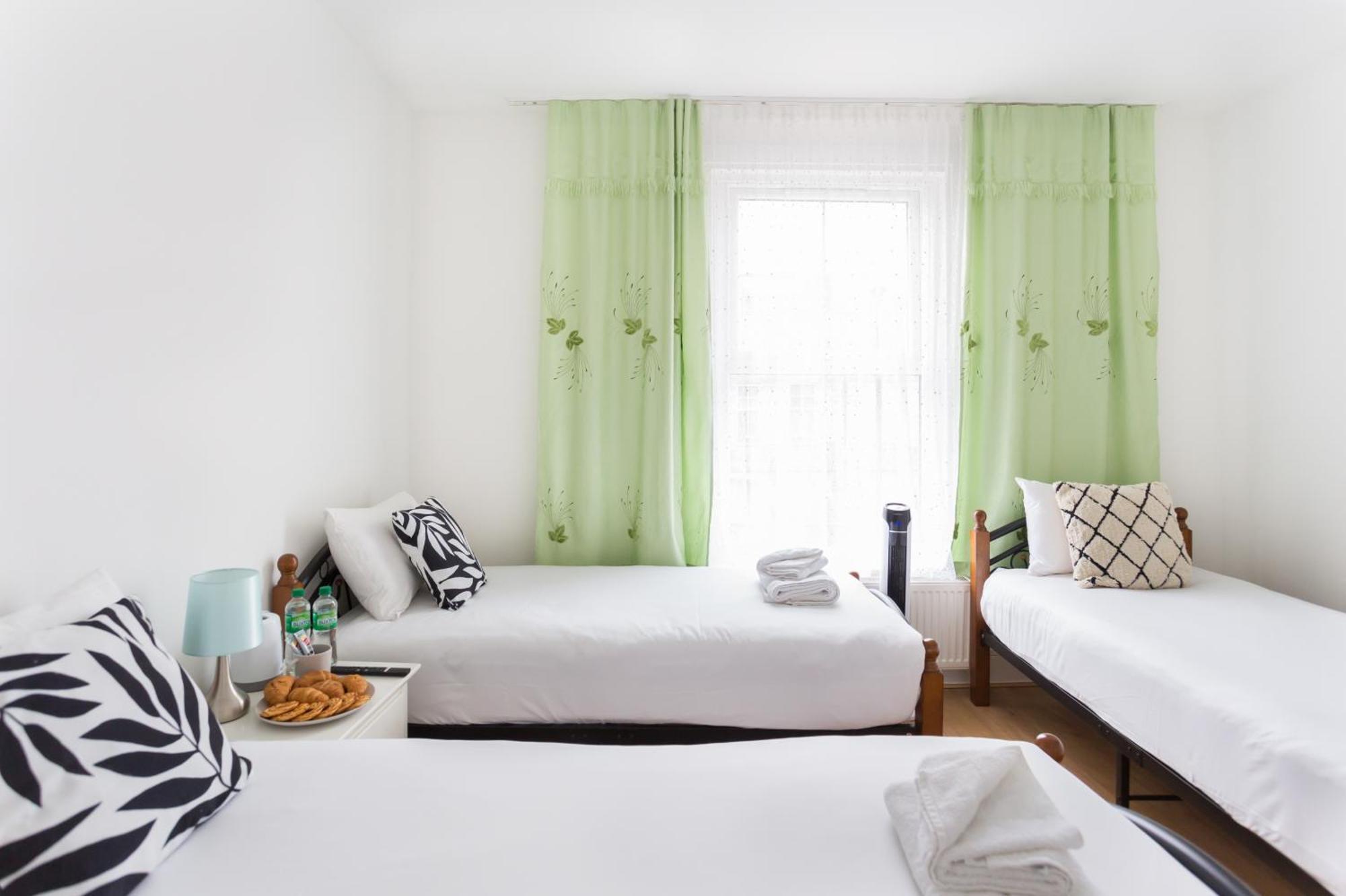 Wood Green Budget Rooms - Next To Mall & Metro Station - 10 Min To City Center Londres Exterior foto