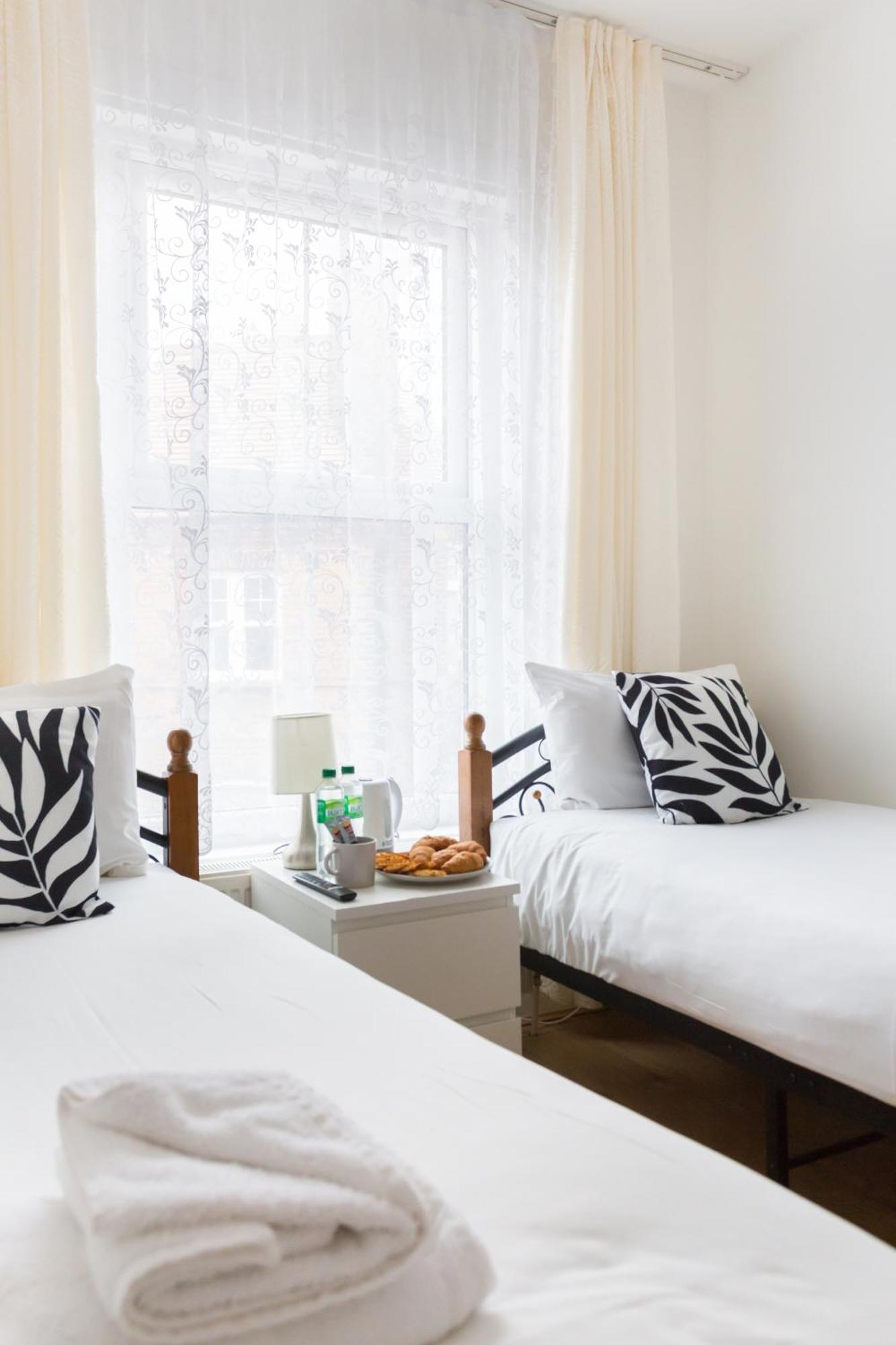 Wood Green Budget Rooms - Next To Mall & Metro Station - 10 Min To City Center Londres Exterior foto