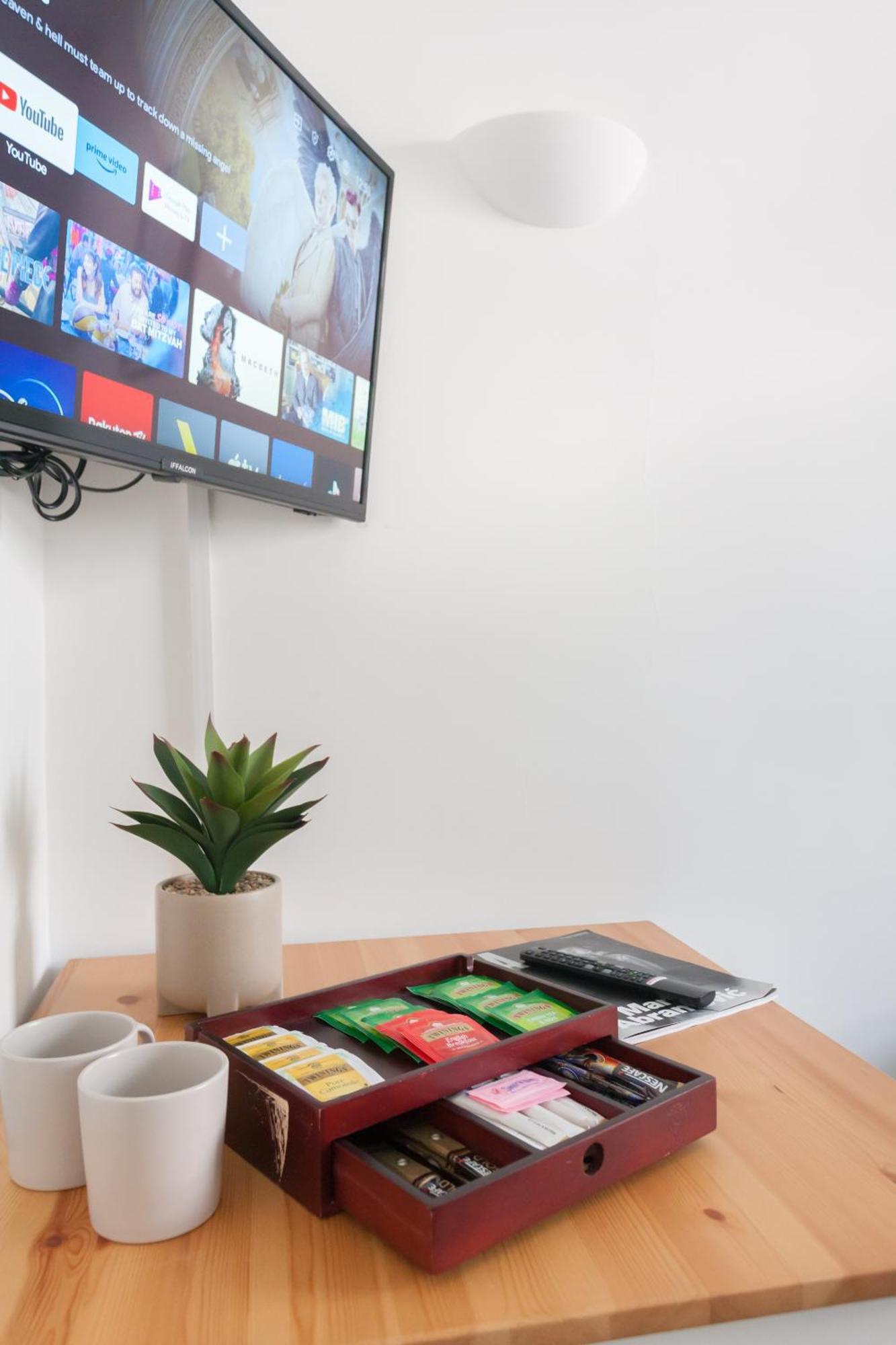 Wood Green Budget Rooms - Next To Mall & Metro Station - 10 Min To City Center Londres Exterior foto