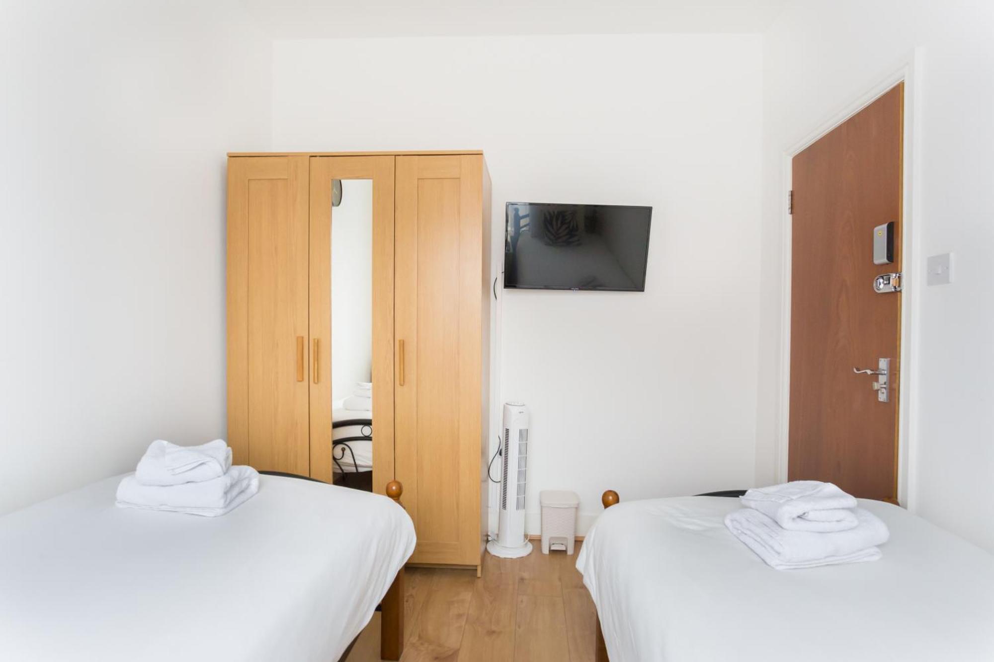 Wood Green Budget Rooms - Next To Mall & Metro Station - 10 Min To City Center Londres Exterior foto
