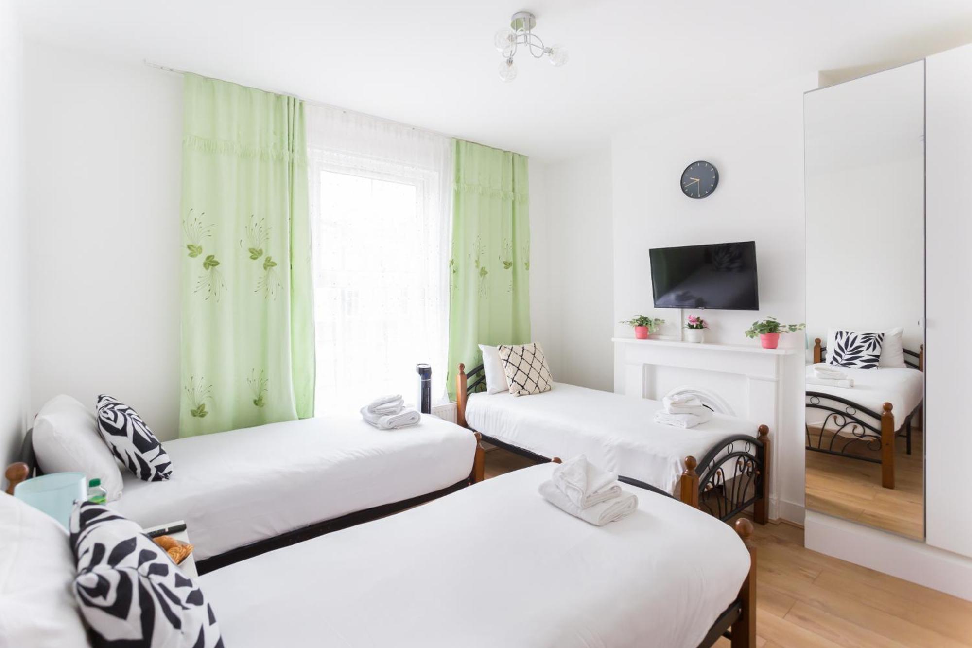 Wood Green Budget Rooms - Next To Mall & Metro Station - 10 Min To City Center Londres Exterior foto