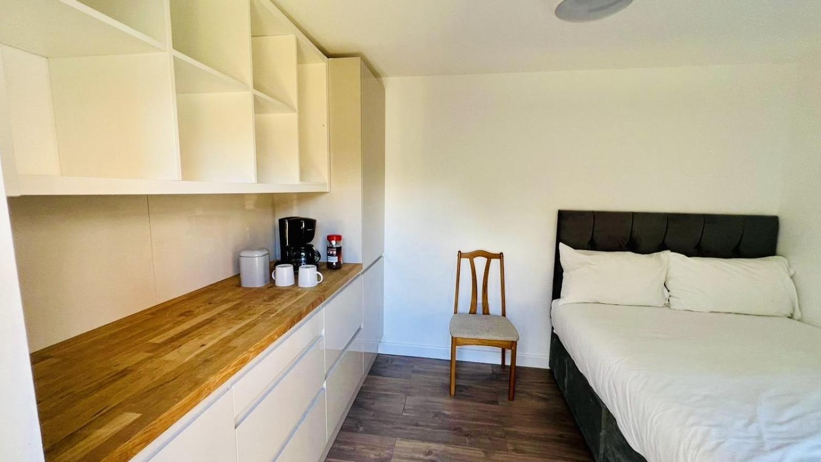Wood Green Budget Rooms - Next To Mall & Metro Station - 10 Min To City Center Londres Exterior foto